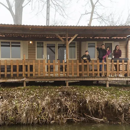 Apartman Toparti Safari-haz A Richter Safari Parkban Vip Belepojeggyel - Lakeside Safari House At Richter Safari Park With Vip Entry Ticket