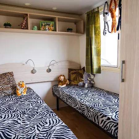 Apartman Toparti Safari-haz A Richter Safari Parkban Vip Belepojeggyel - Lakeside Safari House At Richter Safari Park With Vip Entry Ticket